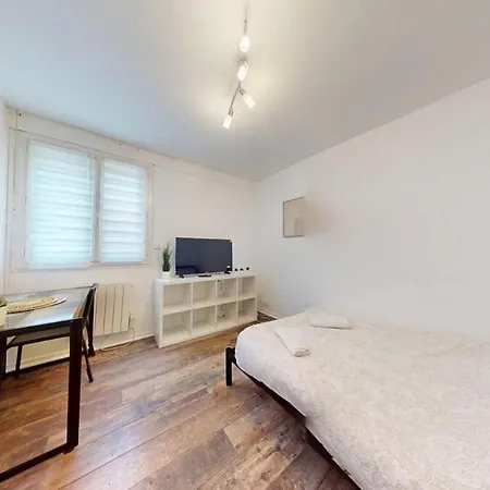 Apartment Appartement Chaleureux Avec Terrasse Lesueur *