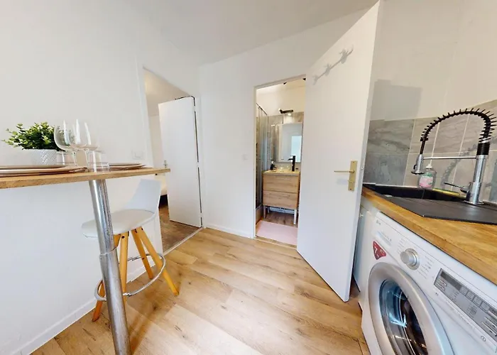 Appartement Chaleureux Avec Terrasse Lesueur Appartement